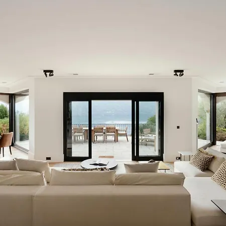 Alessandra - With Private Pool -** * Lenno